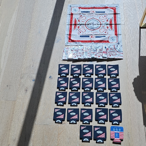 NWOT Tito's Handmade Vodka USA Bandana with Koozie Set - Picture 1 of 1